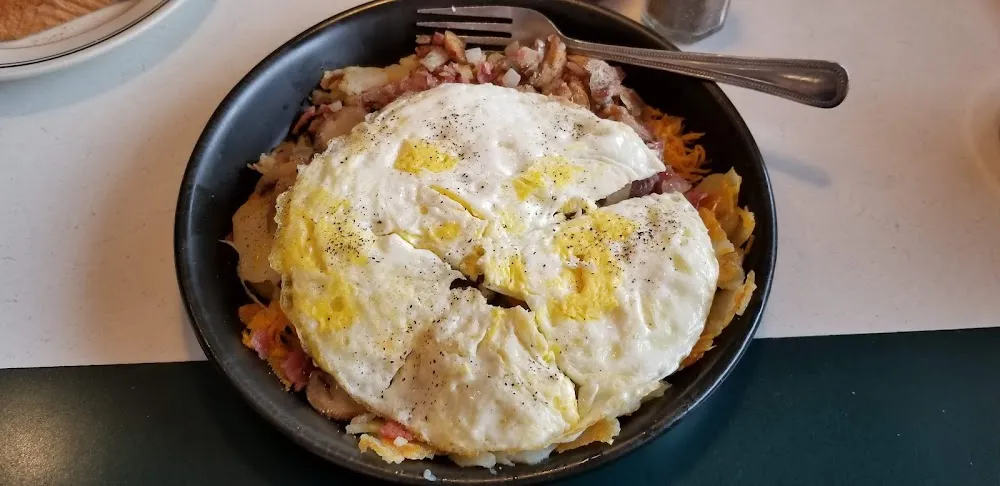 Parris Skillet De Marko Eggs to Taste